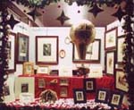La vetrina di La Gioconda cornici a Carpaneto durante le festività natalizie 2000